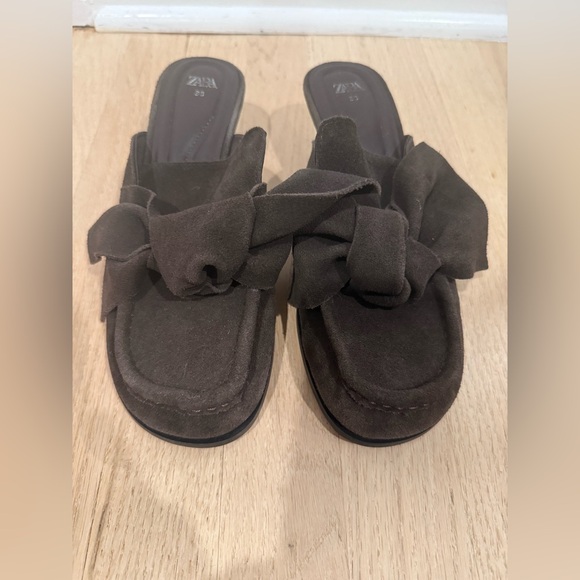Zara Women's Dark Brown Suede Mules with Bow - Picture 2 of 6